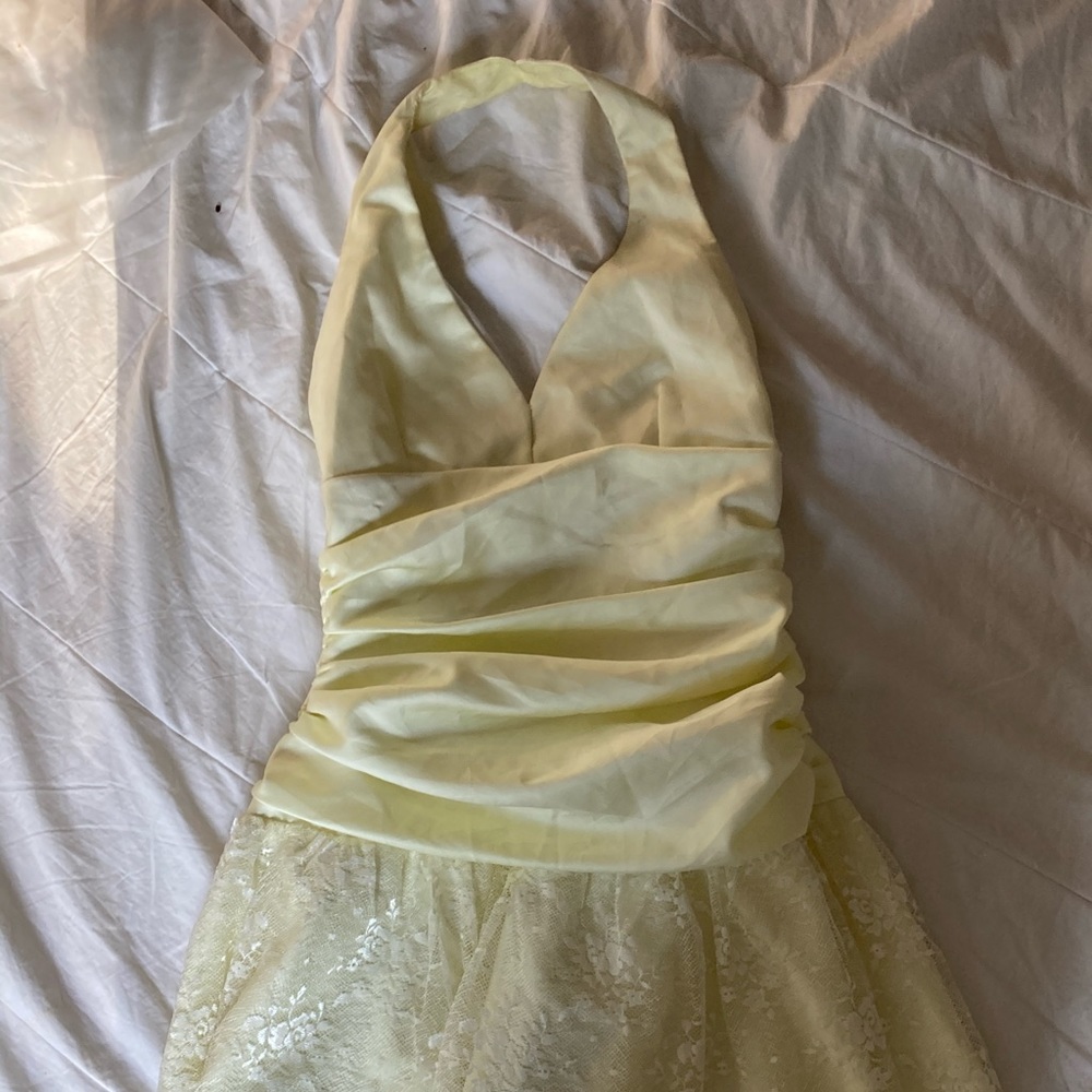 90s Pastel Yellow Prom dress